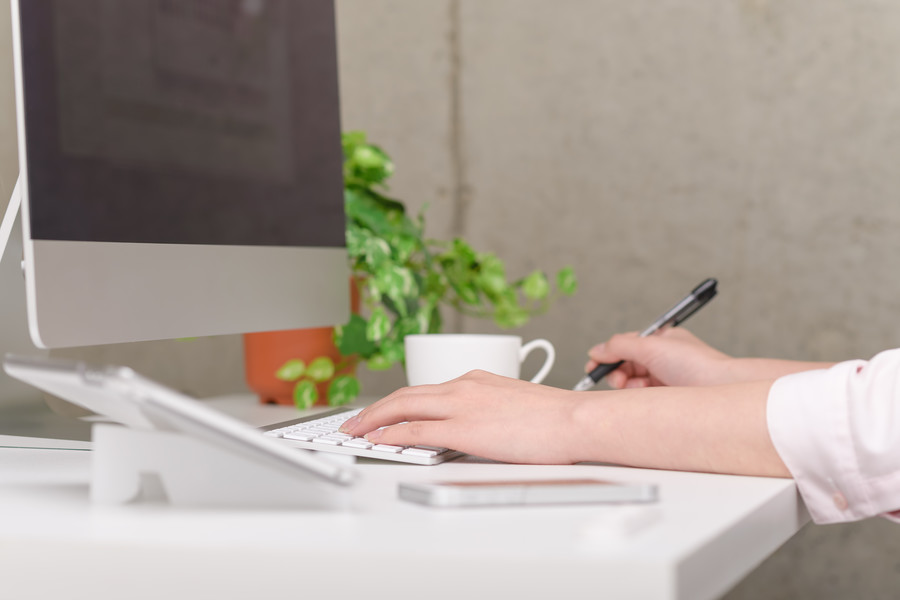 上海律师如何参与律师协会的社会公益活动和法律援助项目？