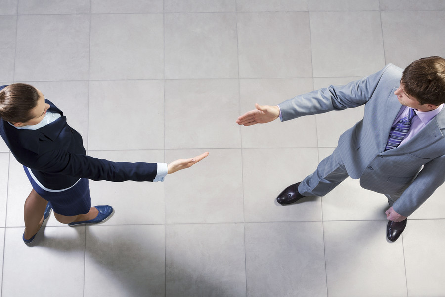 上海律师事务所在处理跨地区或涉外案件时，是否会有额外的收费？