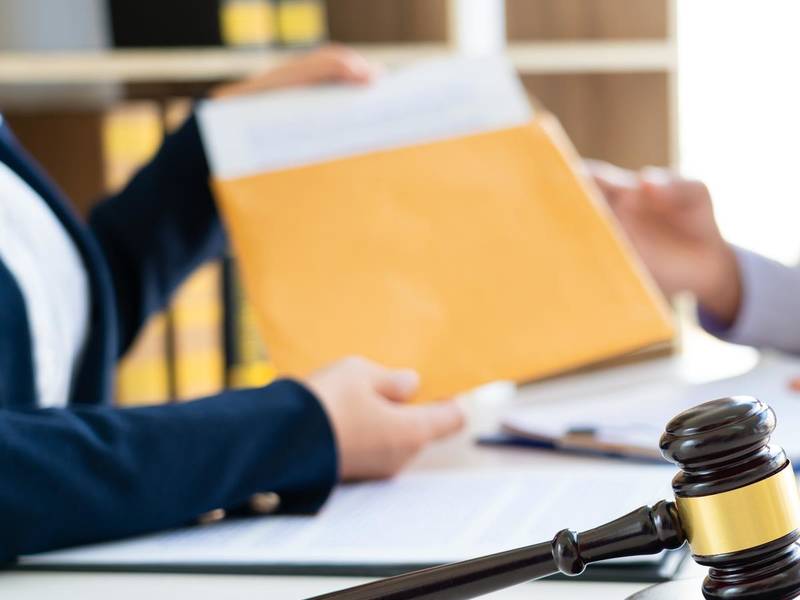 披荆斩棘，长宁区律师应对多被告或共同犯罪的复杂刑事案件策略